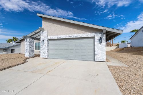 2809 War Eagle Dr, Lake Havasu City, AZ 86406-8467