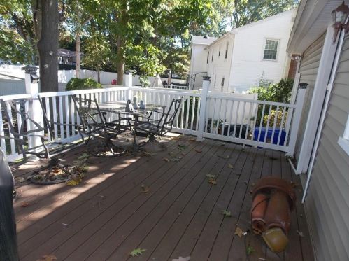 9 Woodlawn Ave, North Providence RI  02904-3710 exterior