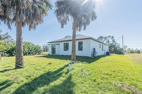 4125 19th Pl, Cape Coral FL  33904-8037 exterior