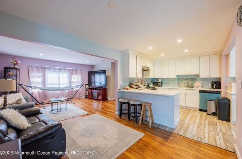 451 Middle Rd, Hazlet NJ  07730-2483 exterior
