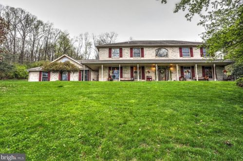 130 Ridge Ave, Ephrata, PA 17522-2552