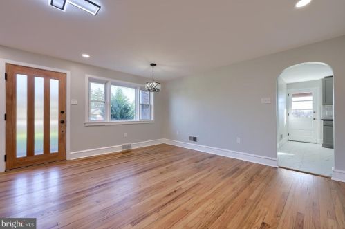 124 Millersville Rd, Lancaster PA  17603-4220 exterior