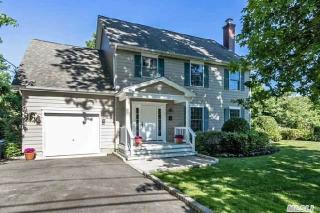 73 Bay Rd, Brookhaven, NY 11719-9602