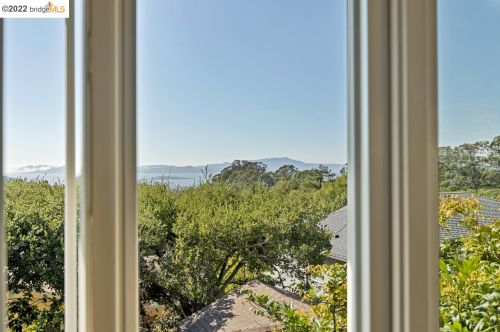 210 Amherst Ave, Berkeley CA 94708-1001 exterior