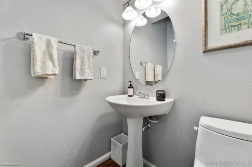 1549 Fairway Vis, Encinitas CA  92024-1295 exterior