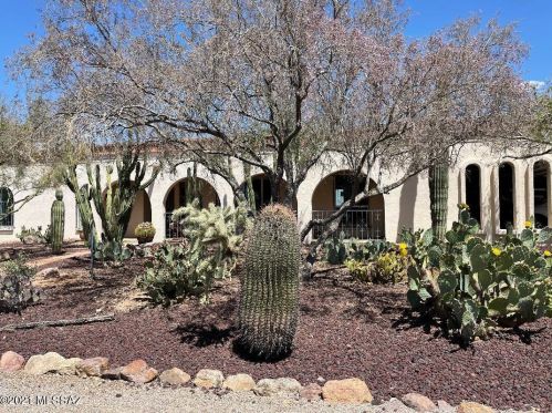 3820 Ironwood Hill Dr, Tucson, AZ 85745-9623