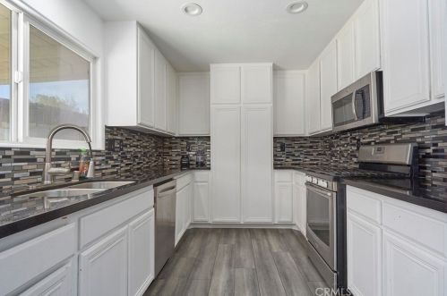 13174 Butte Ave, Victorville CA  92395-9504 exterior