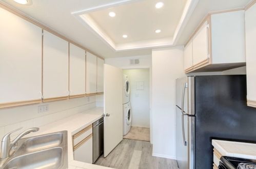 310 Villa Point Dr, Newport Beach CA  92660-6237 exterior