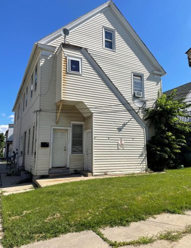 1337 Hayes Ave, Milwaukee, WI 53215-3122
