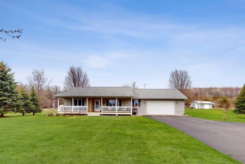 2395 84th Ave, East Farmington, WI 54020-4358