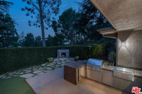 1732 Bonita Vista Dr, La Canada CA  91011-1614 exterior