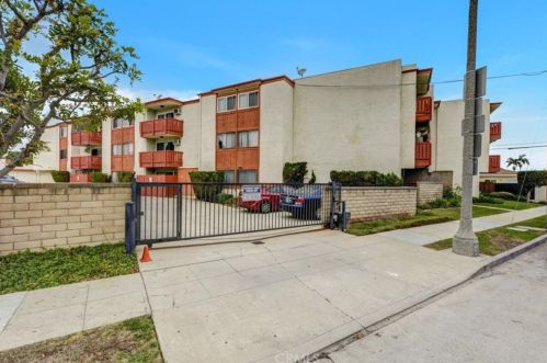 4591 Orange Ave, Long Beach, CA 90807-2371
