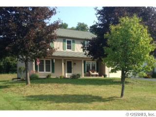 81 Windelin Dr, Henrietta, NY 14467-8936