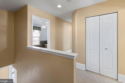 1583 Candace Ln, Yardley PA 19067-4484 exterior