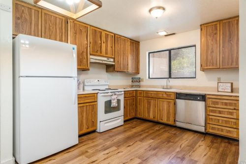 748 Myron Pl, Ukiah CA  95482-4070 exterior