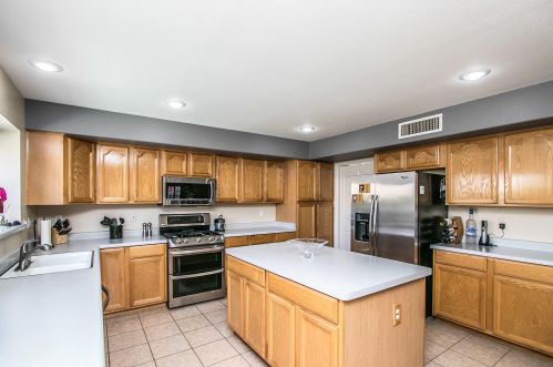 1434 Spur Ave, Gilbert AZ  85296-1946 exterior