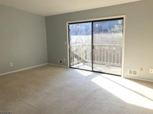 602 Spruce Hills Dr, Glen Gardner, NJ 08826-3705
