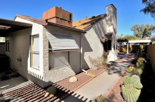 7535 Shore Dr, Tucson, AZ 85715-3643