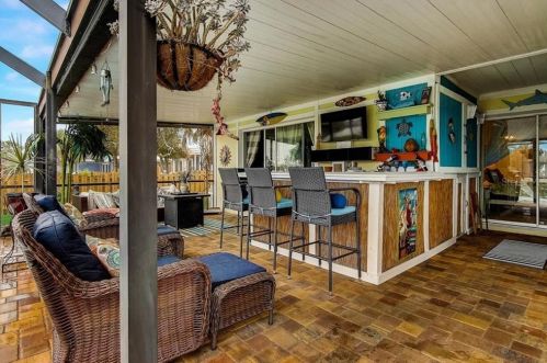 4046 Floramar Ter, New Port Richey FL 34652-3167 exterior