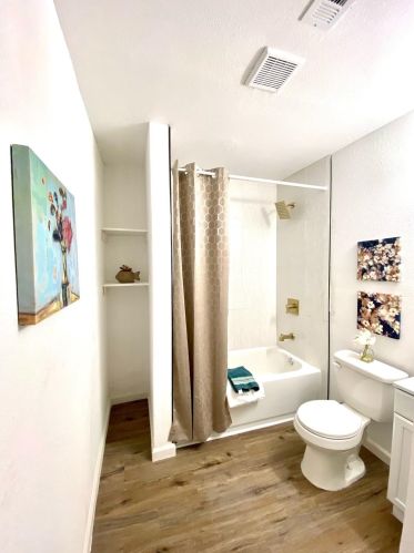 123 Almond Ave, Manteca CA  95337-4422 exterior