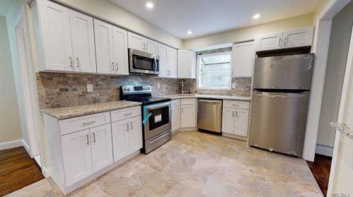 1861 Straight Path, Huntington Station, NY 11746-7124