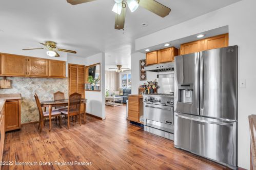 1019 Bowsprit Pt, Lacey Township NJ  08734-2706 exterior