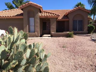 7602 Dreyfus Dr, Peoria, AZ 85381-4984