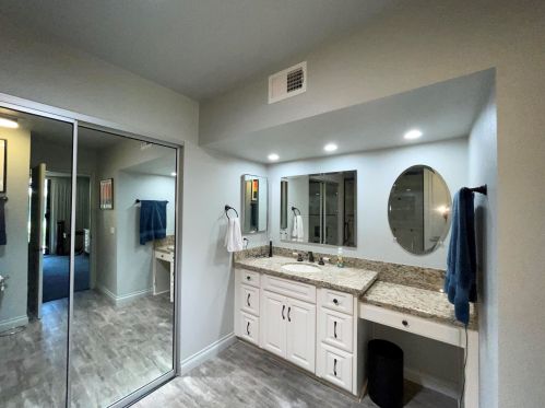 16 La Cerra Cir, Rancho Mirage CA  92270-3808 exterior