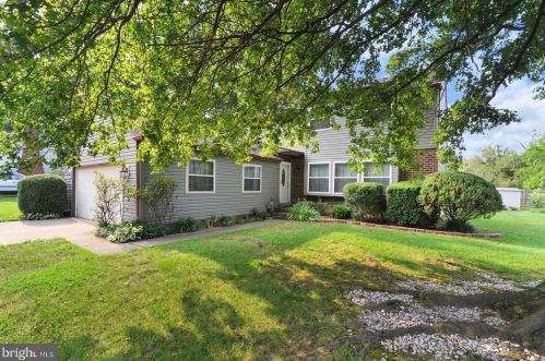 13 Freedom Dr, Dover, DE 19904-2637