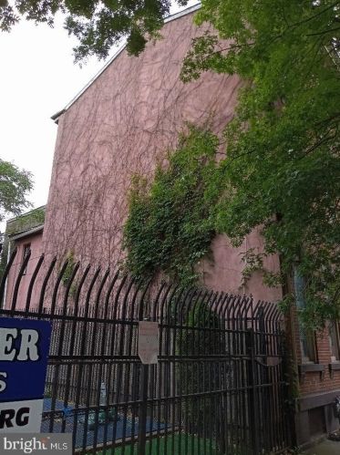 215 Perry St, Trenton, NJ 08618-3925