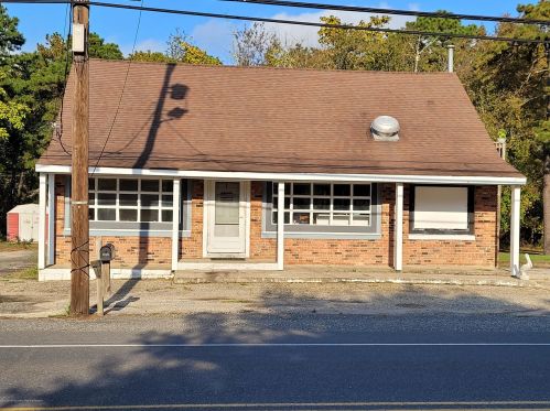 2544 Lacey Rd, Lacey, NJ 08731-5815