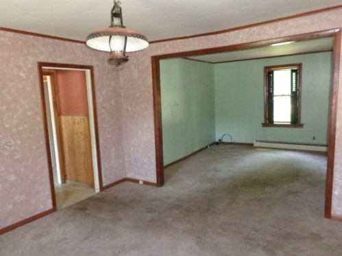 124 Dubois St, Springfield MA  01151-1921 exterior