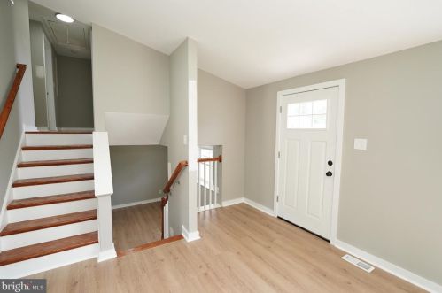 150 Independence Dr, Yardley PA 19067-4910 exterior