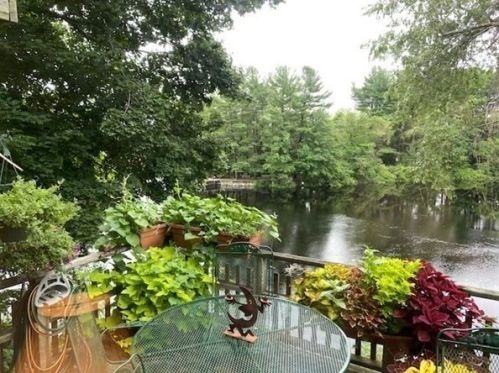 68 Eliot St, Natick MA 01760-5579 exterior