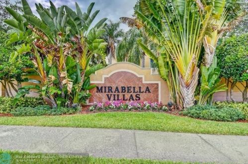 703 Villa Cir, Boynton Beach FL  33435-8914 exterior