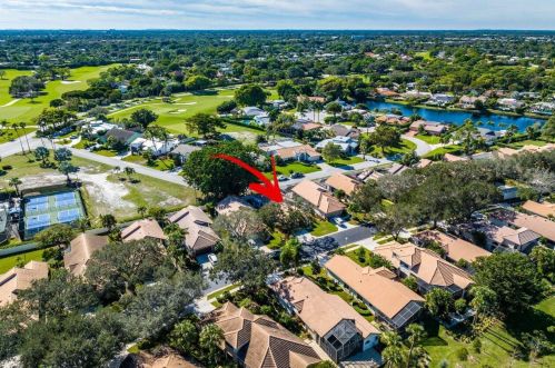 4400 Sherwood Forest Dr, Delray Beach FL  33445-3882 exterior