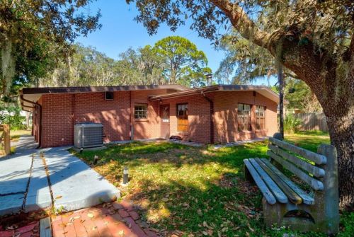 5655 Palm Ave, Daytona Beach FL 32117-3344 exterior