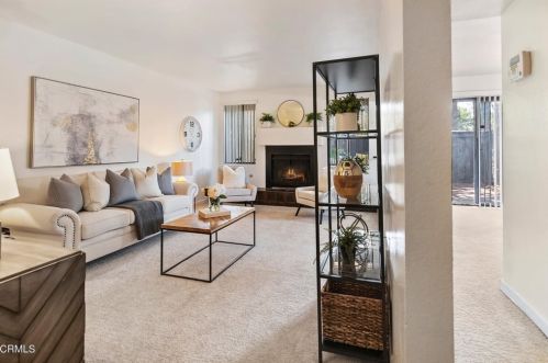 6746 Encino Ave, Van Nuys, CA 91406-5306