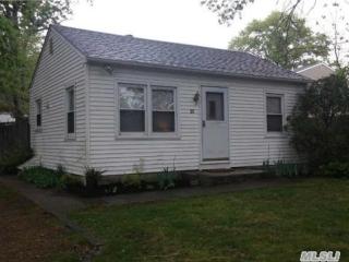 33 4th St, Hauppauge, NY 11779-5348