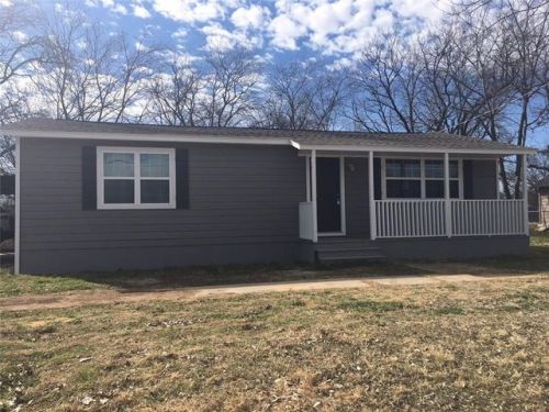 402 Walcott Ave, Hasse, TX 76442-2513