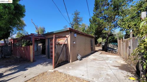 810 Patrick Dr, Pinole, CA 94564-2644