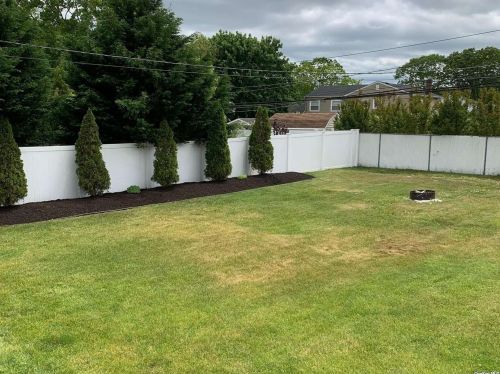 123 Thunder Rd, Holbrook NY  11741-4427 exterior