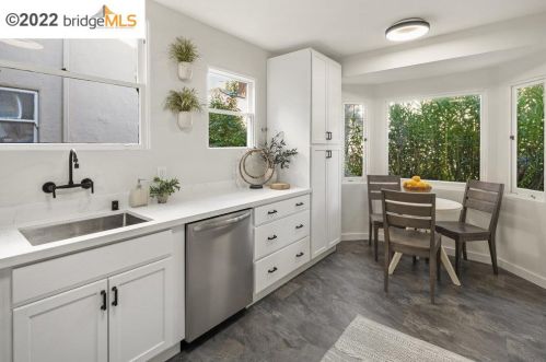 899 Glendome Cir, Oakland CA 94602-1413 exterior