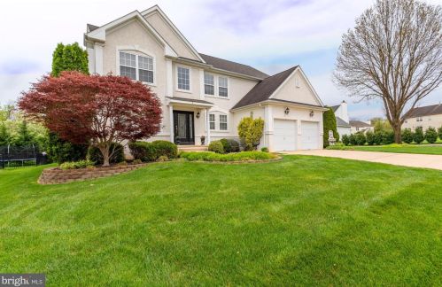 2 Ascot Dr, Riverton, NJ 08077-4542