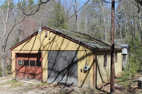 25 Warner Rd, Henniker NH  03242-3168 exterior