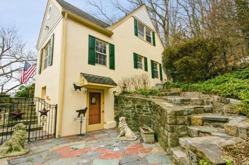 354 Sarles Ln, Pleasantville NY  10570-1946 exterior