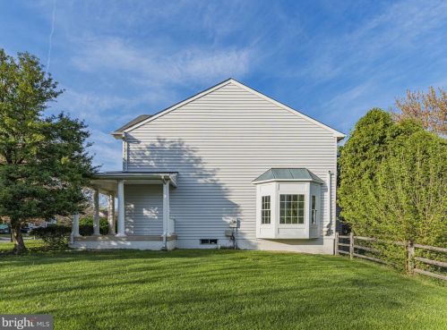 12825 Tournament Dr, Herndon VA  20191-5861 exterior