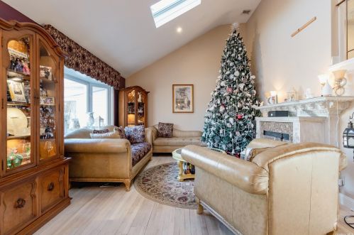 47 Myson St, West Islip NY  11795-2703 exterior