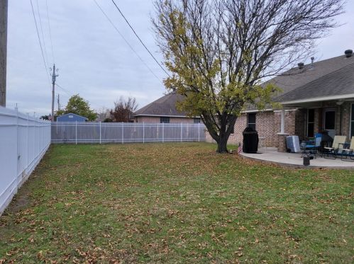 301 Willow Rd, Aubrey TX  76227-9404 exterior