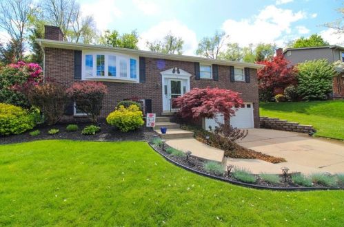 119 Shippen Dr, Moon Twp, PA 15108-2622